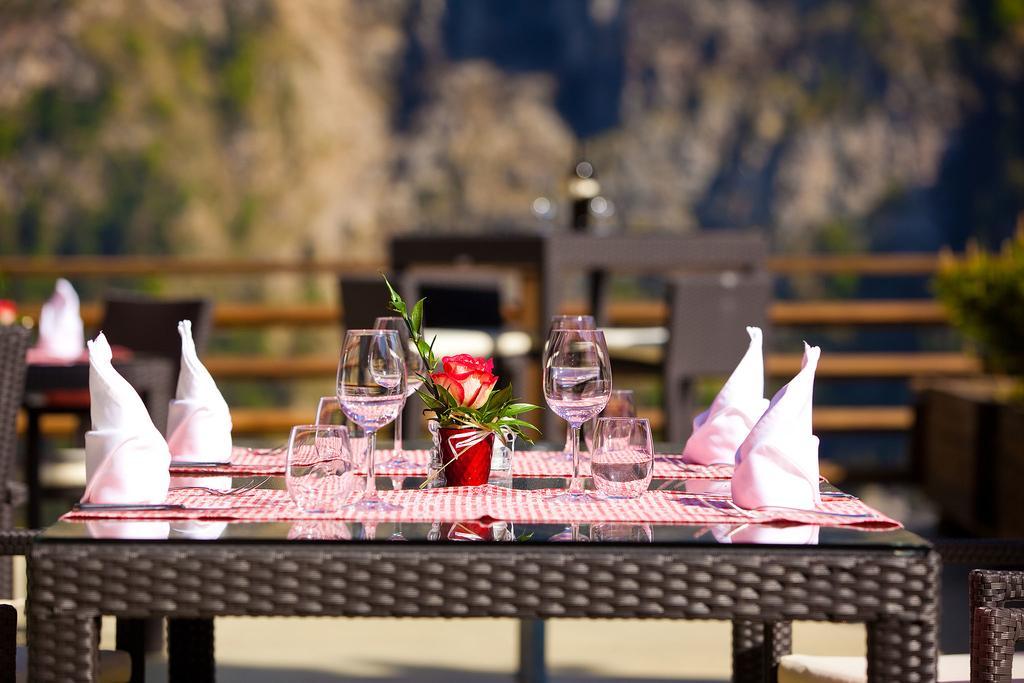 Hotel Aux Mille Etoiles Salvan Εξωτερικό φωτογραφία