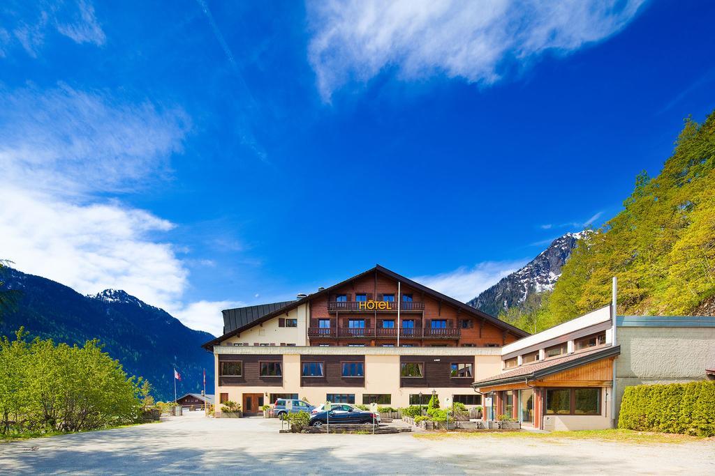 Hotel Aux Mille Etoiles Salvan Εξωτερικό φωτογραφία