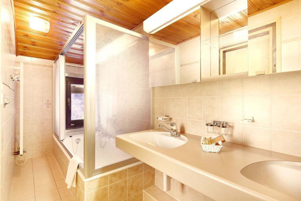 Hotel Aux Mille Etoiles Salvan Εξωτερικό φωτογραφία