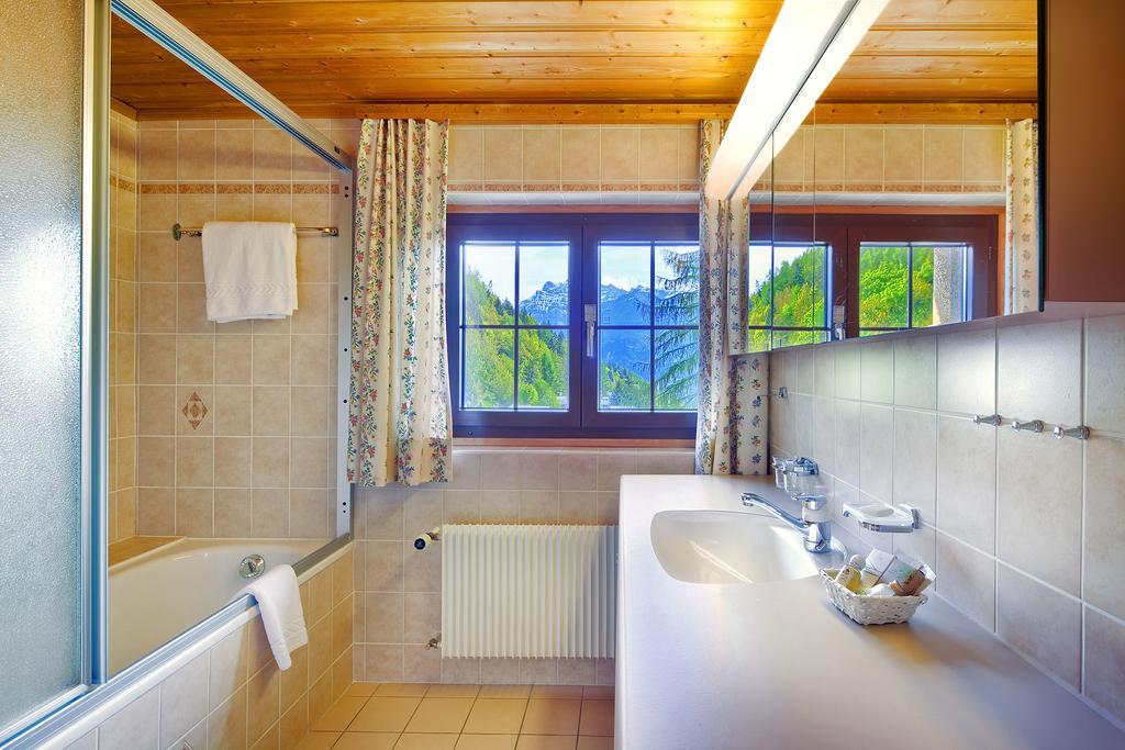 Hotel Aux Mille Etoiles Salvan Εξωτερικό φωτογραφία